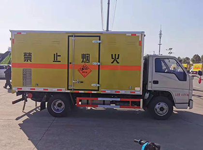 罗平爆破器材运输车