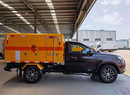 罗平爆破器材运输车