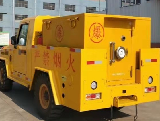 罗平凯龙爆破器材运输车：保障爆破任务的安全运行